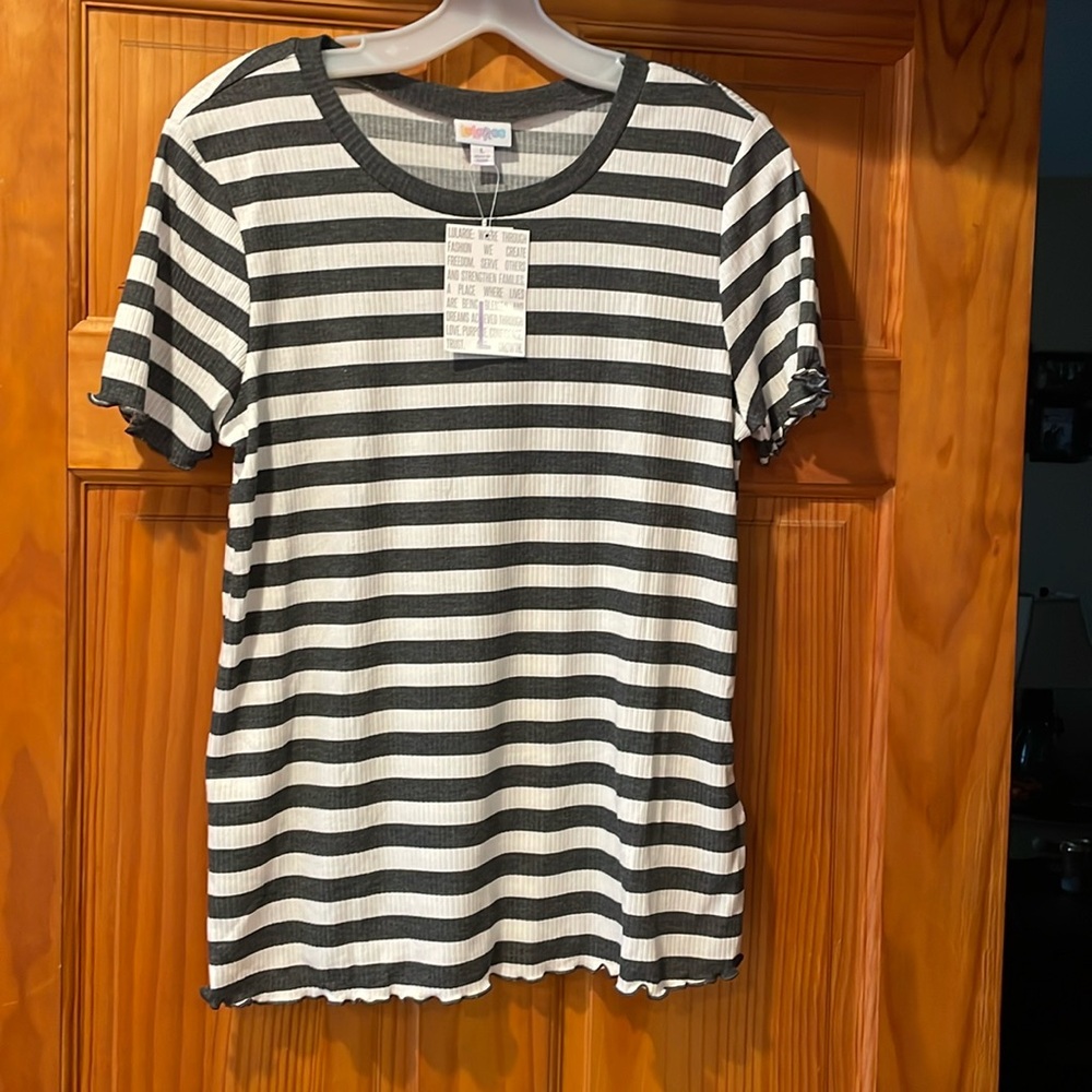 NWT Lularoe Kelly Top